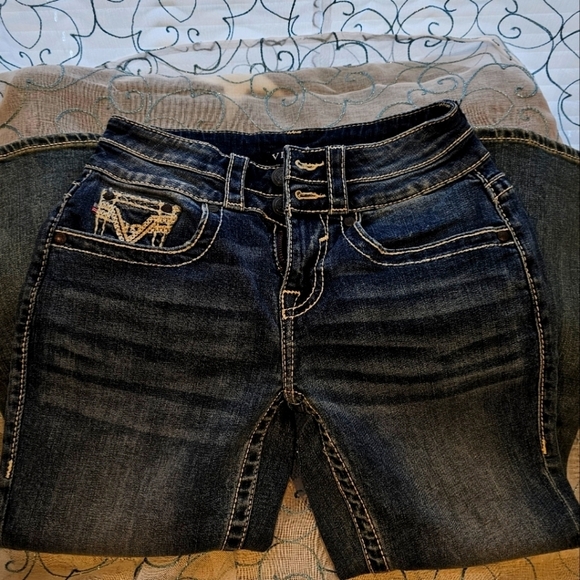2 FOR $50 VIGOSS Heritage Fit Blue Medium Wash Capri Jeans - Picture 1 of 8